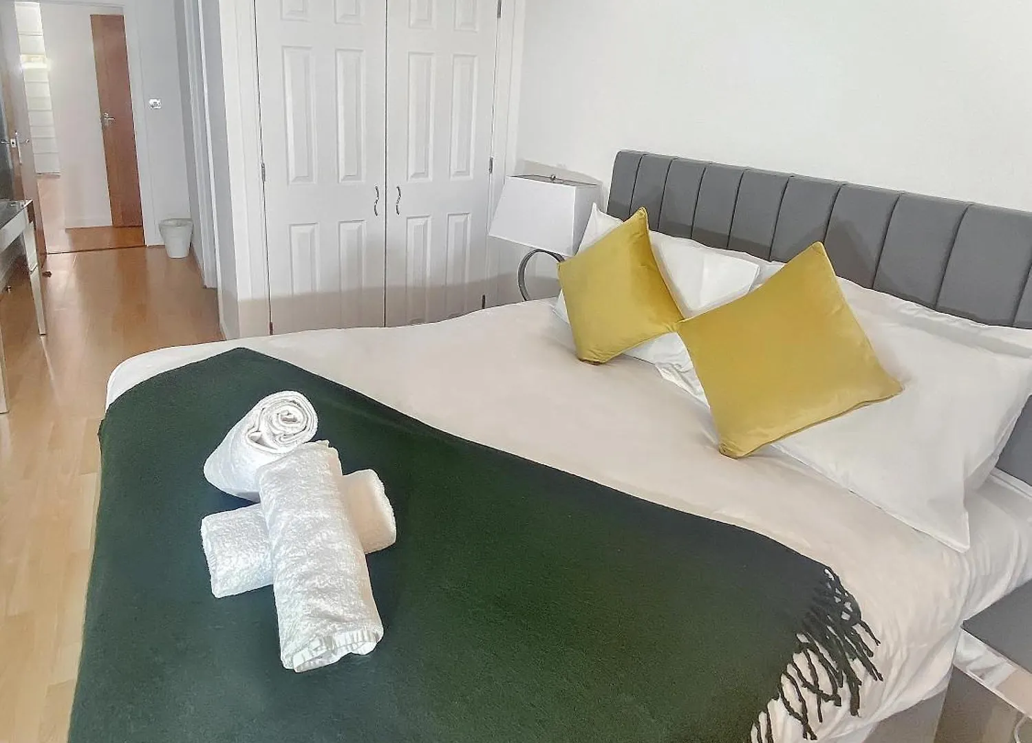 Emerald Apartment-2Bed 2Bath Cardiff Bay,City Centre Apartment