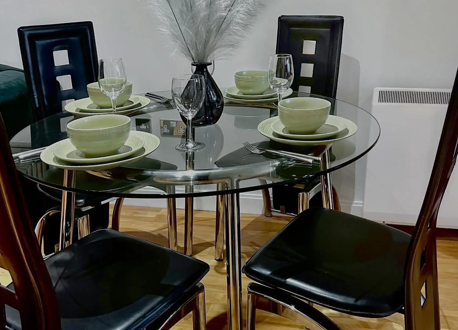 Emerald Apartment-2Bed 2Bath Cardiff Bay,City Centre Apartment